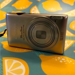 Canon PowerShot Elph 300 hs